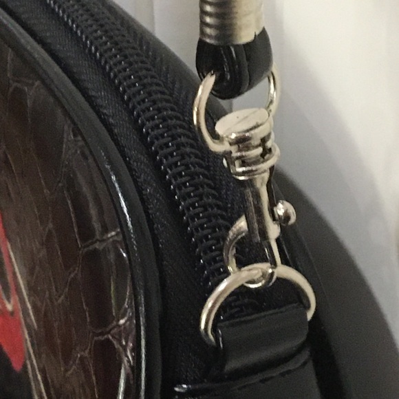 Black plastic alligator pattern with hand painted design - Picture 4 of 10